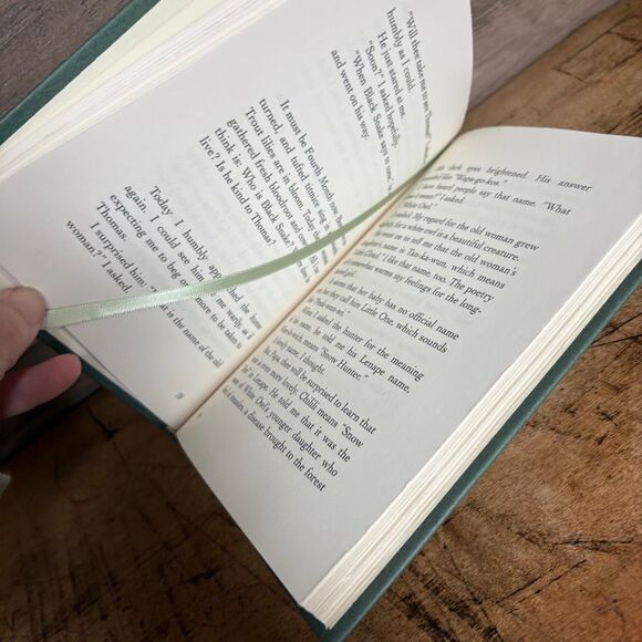 Dear America Standing in the Light The Captive Diary of Catharine Carey Logan Pe - Picture 5 of 7